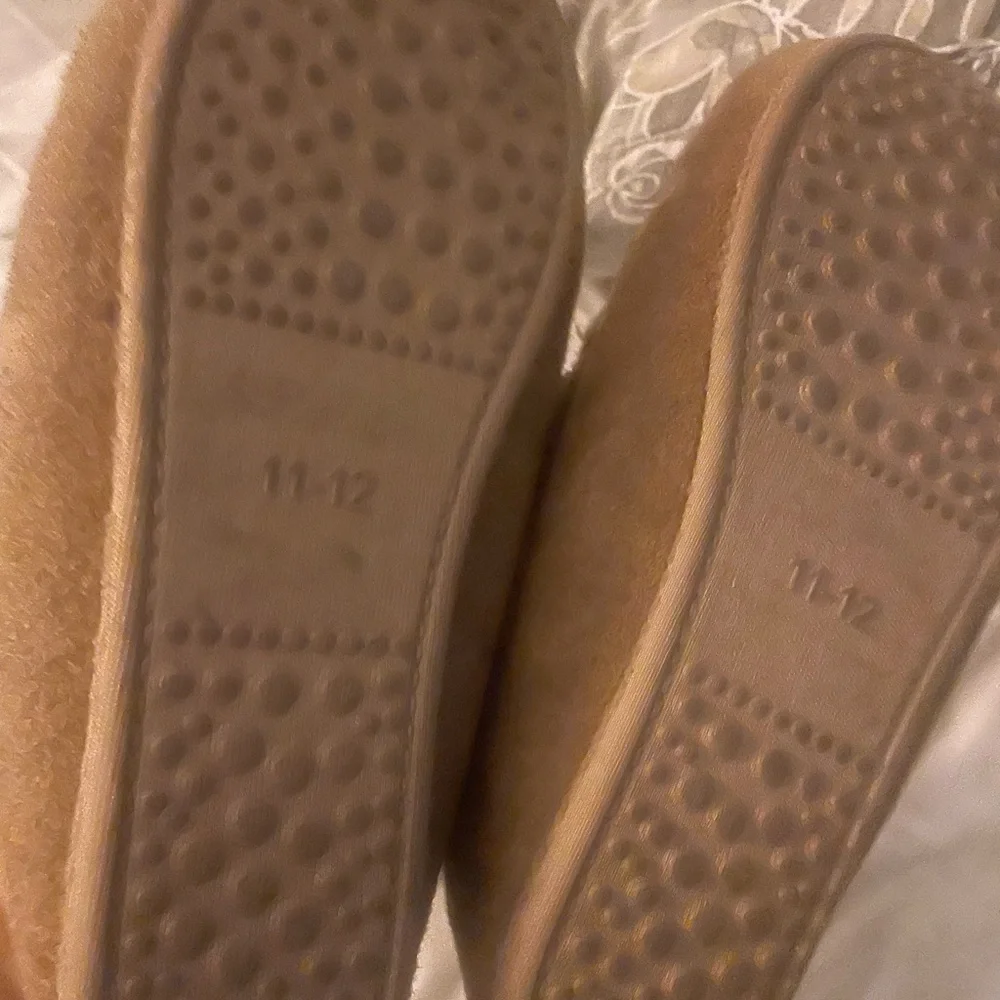 Lucky Brand NWOT Kids Moccasins cozy- Tan Size 11-12
